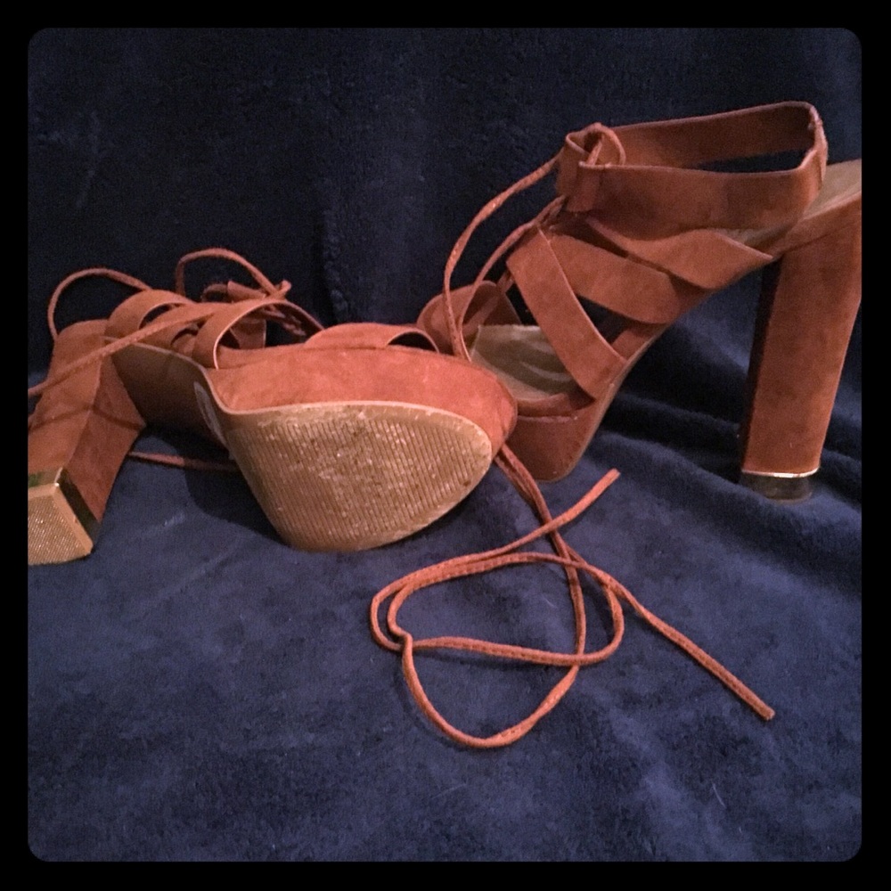 ✨ FINAL SALE ‼️Cupid chunky heel